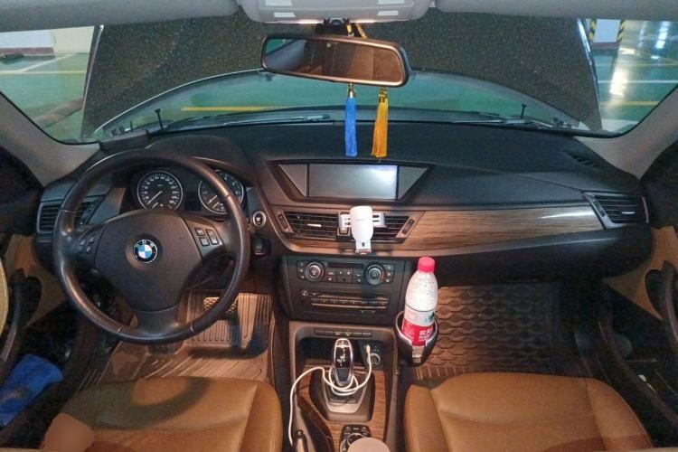 Used BMW X1 2012 xDrive20i Center Console