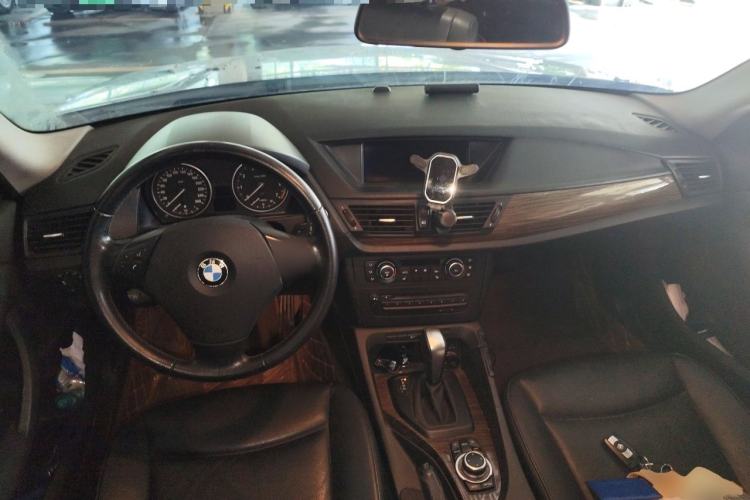 Used BMW X1 2012 sDrive18i Luxury Edition Center Console