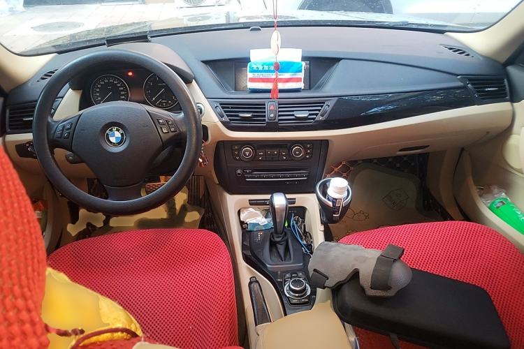 Used BMW X1 2012 sDrive18i Luxury Edition Center Console
