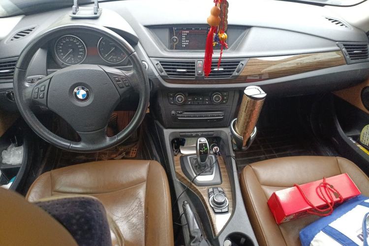 Used BMW X1 2012 xDrive20i Center Console