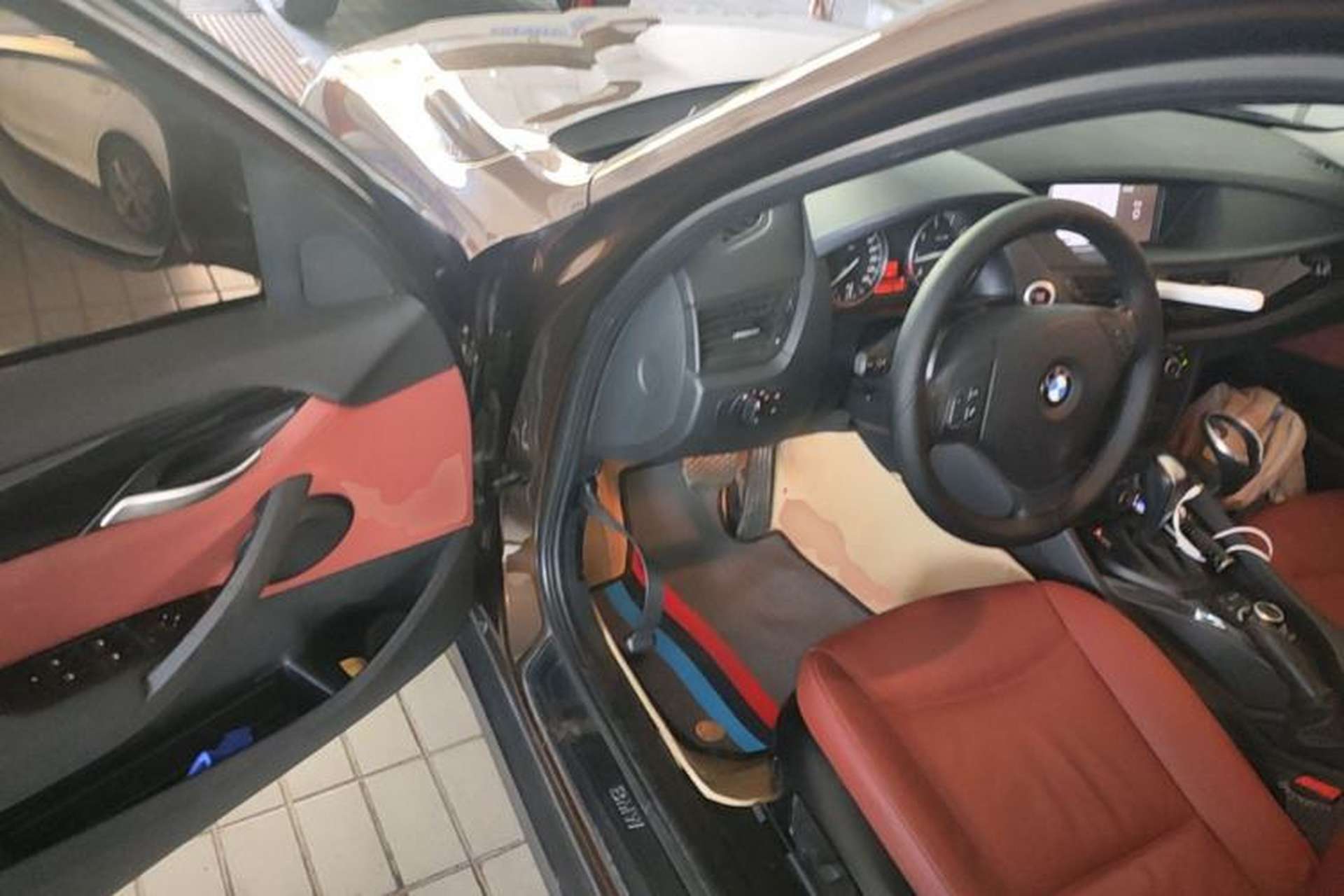 Used BMW X1 2012 sDrive18i Luxury Edition Driver Seat