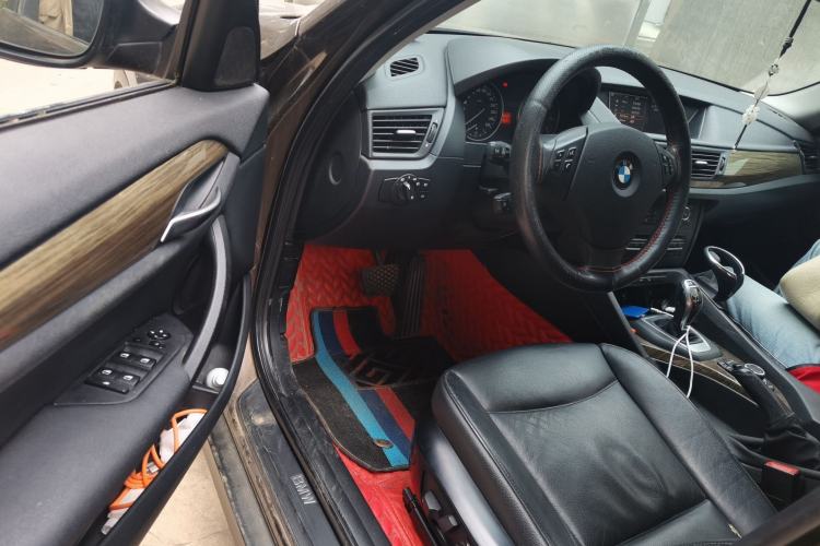 Used BMW X1 2012 xDrive20i Luxury Model Driver Seat
