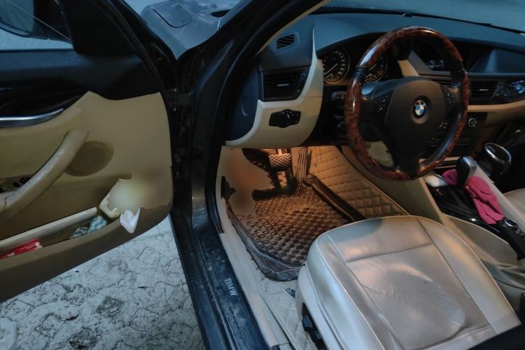 Used BMW X1 2012 sDrive18i Luxury Edition Driver Seat