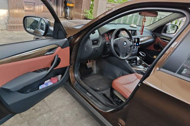 Used BMW X1 2012 xDrive20i Driver Seat