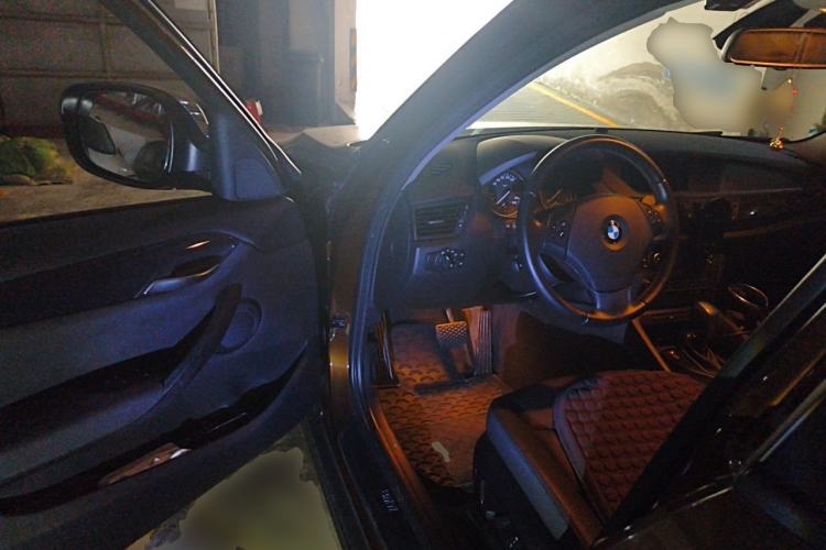 Used BMW X1 2012 xDrive28i Driver Seat