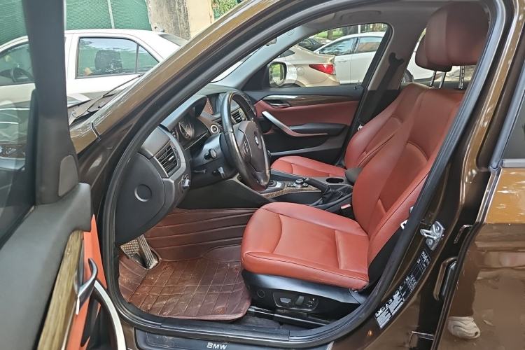 Used BMW X1 2012 xDrive20i Luxury Model Driver Seat
