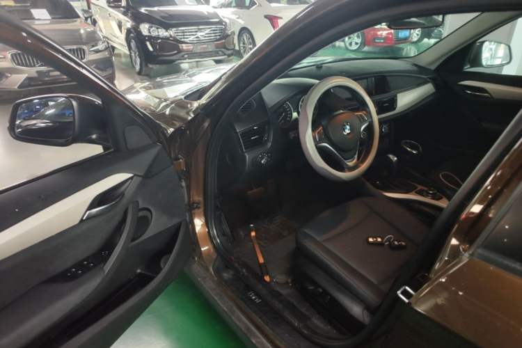 Used BMW X1 2012 sDrive18i Luxury Edition Driver Seat