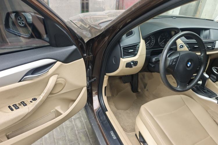 Used BMW X1 2012 sDrive18i Luxury Edition Driver Seat