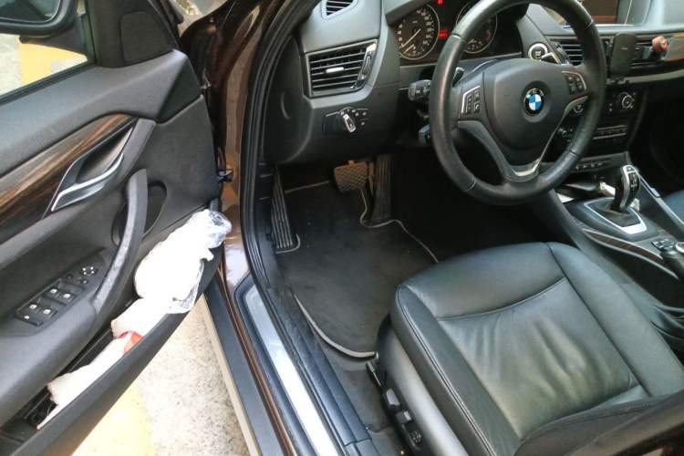 Used BMW X1 2012 xDrive28i Driver Seat