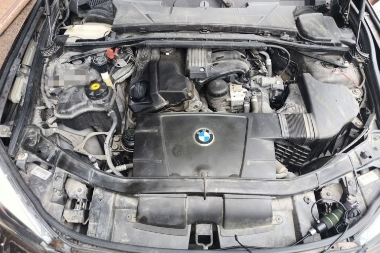 Used BMW X1 2012 sDrive18i Luxury Model Engine Bay