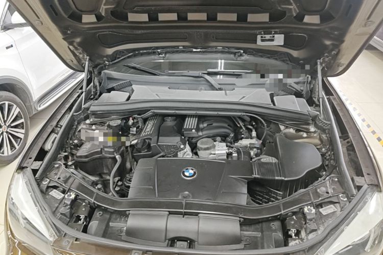 Used BMW X1 2012 sDrive18i Fashion Model Engine Bay