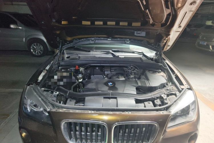 Used BMW X1 2012 sDrive18i Fashion Model Engine Bay