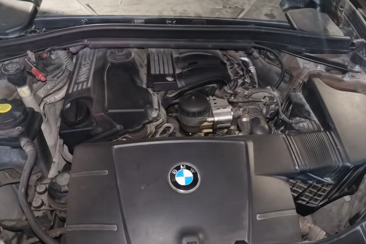 Used BMW X1 2012 sDrive18i Luxury Edition Engine Bay