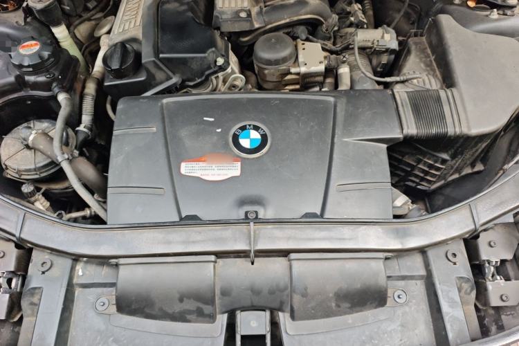 Used BMW X1 2012 sDrive18i Luxury Edition Engine Bay