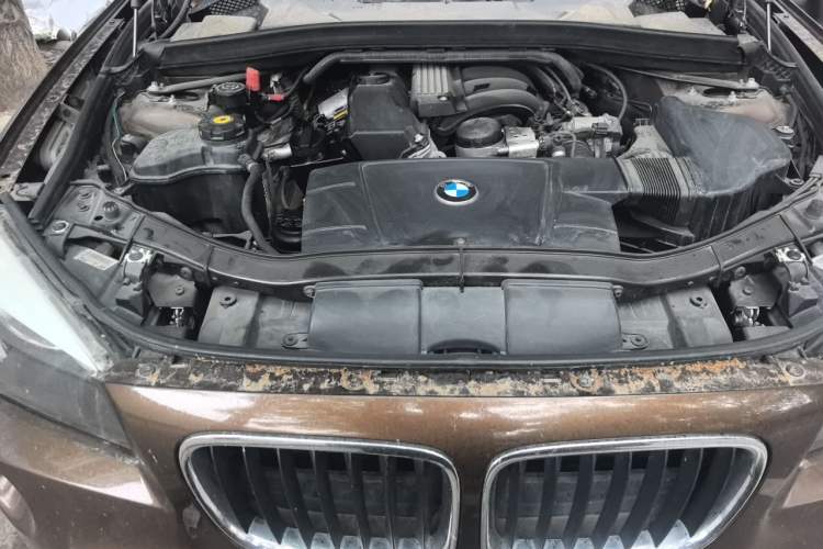 Used BMW X1 2012 sDrive18i Fashion Model Engine Bay