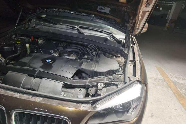Used BMW X1 2012 sDrive18i Fashion Model Engine Bay Left