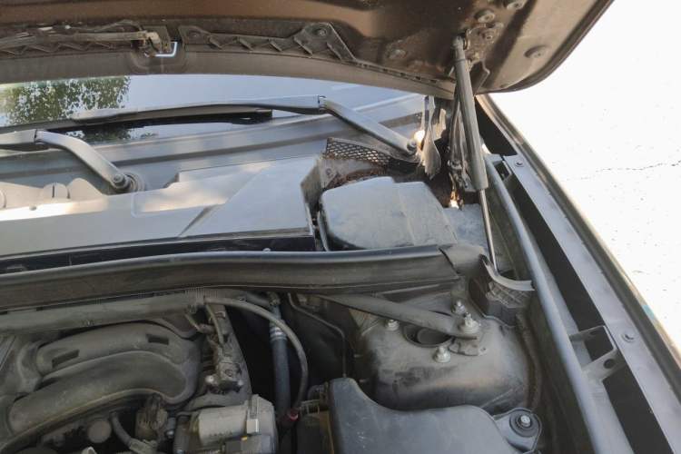 Used BMW X1 2012 sDrive18i Luxury Model Engine Bay Left