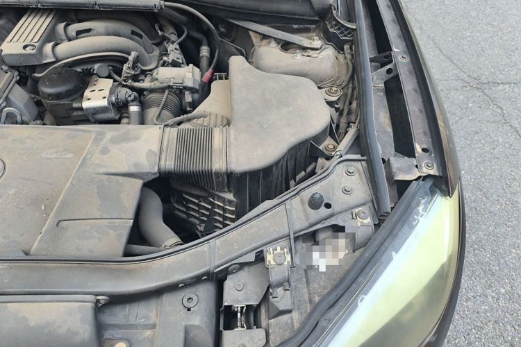 Used BMW X1 2012 sDrive18i Luxury Model Engine Bay Left