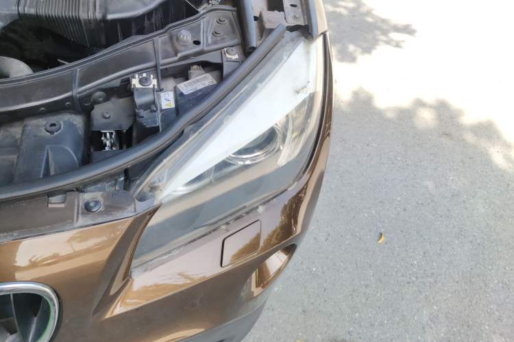 Used BMW X1 2012 sDrive18i Luxury Model Engine Bay Left