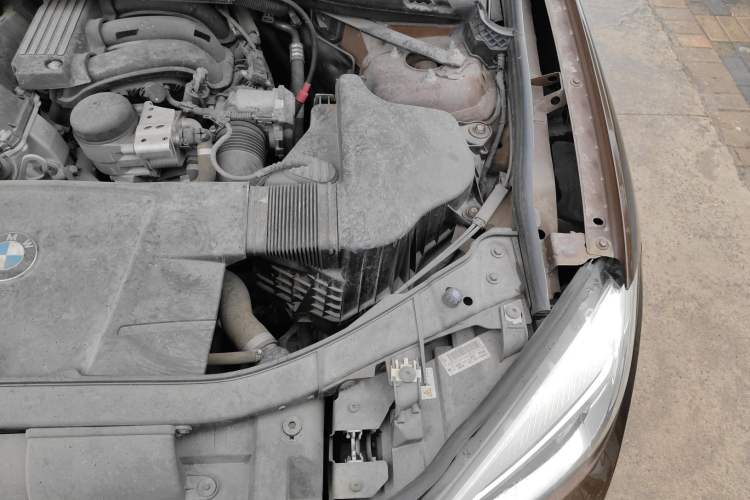 Used BMW X1 2012 sDrive18i Luxury Edition Engine Bay Left