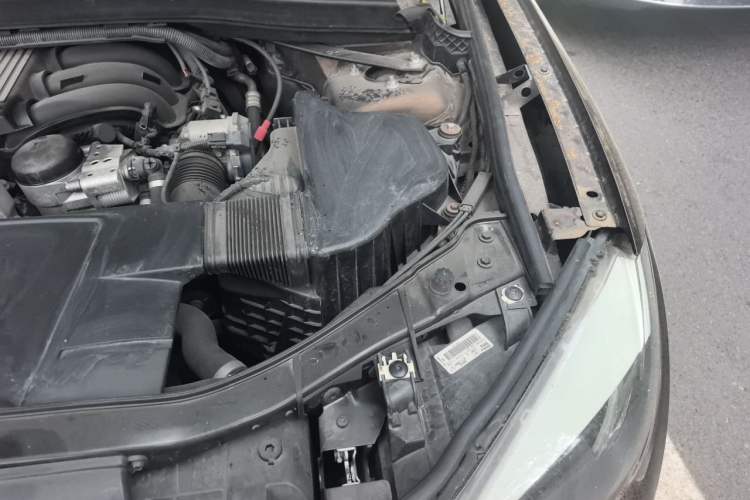 Used BMW X1 2012 sDrive18i Fashion Model Engine Bay Left