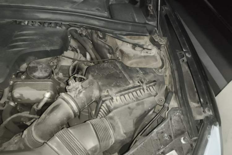 Used BMW X1 2012 xDrive20i Engine Bay Left