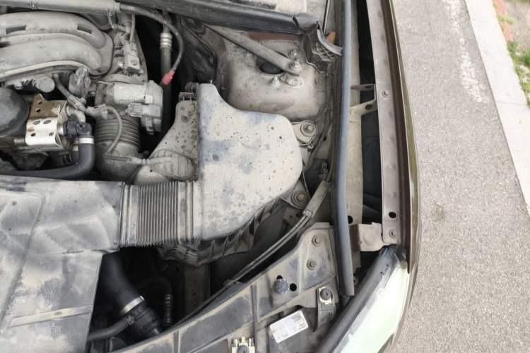 Used BMW X1 2012 sDrive20i Leading Model Engine Bay Left