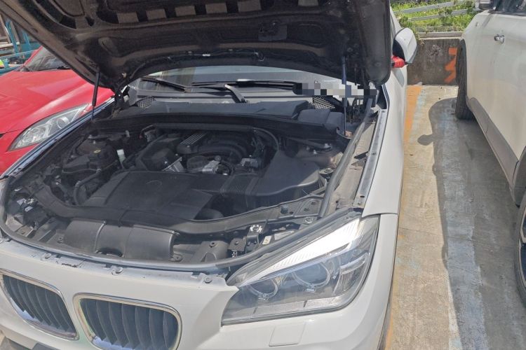 Used BMW X1 2012 sDrive18i Luxury Edition Engine Bay Left