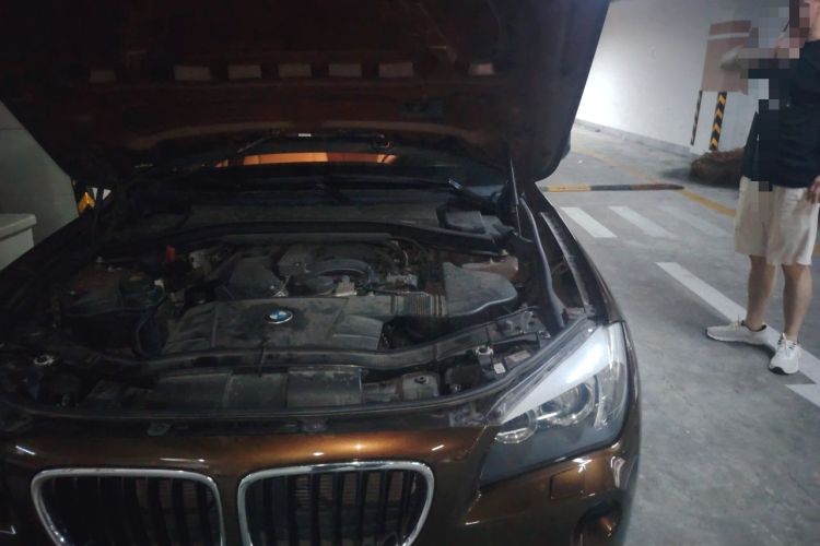 Used BMW X1 2012 sDrive18i Luxury Model Engine Bay Left