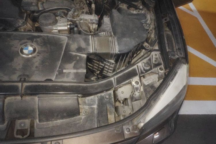 Used BMW X1 2012 sDrive18i Luxury Edition Engine Bay Left