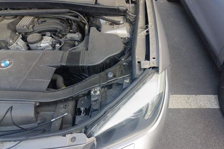Used BMW X1 2012 sDrive18i Luxury Model Engine Bay Left