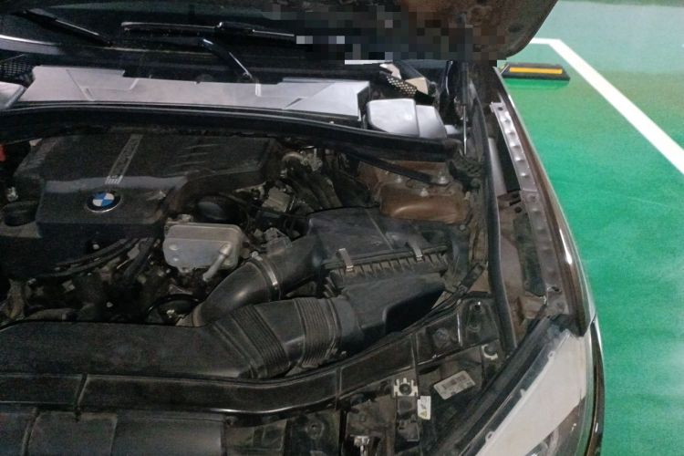 Used BMW X1 2012 xDrive20i Engine Bay Left