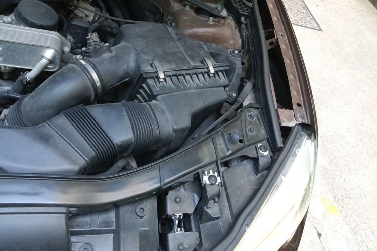 Used BMW X1 2012 xDrive28i Engine Bay Left
