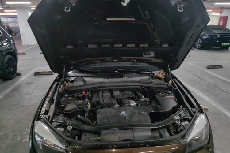 Used BMW X1 2012 sDrive18i Fashion Model Engine Bay