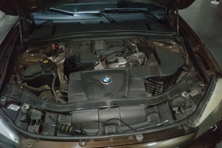 Used BMW X1 2012 sDrive18i Fashion Model Engine Bay
