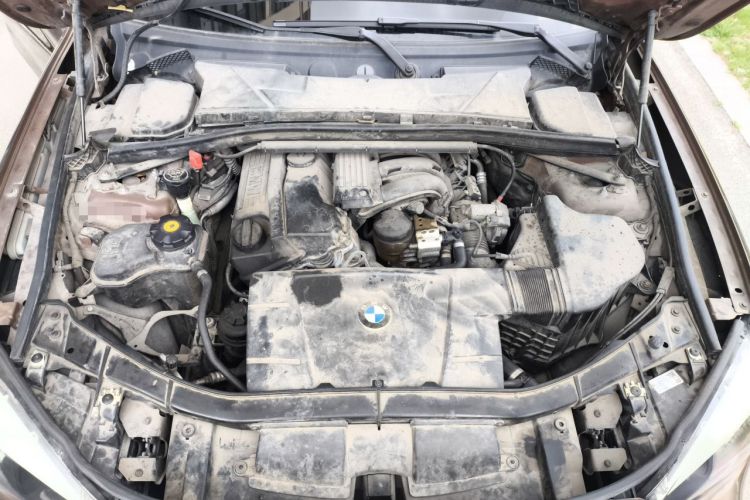Used BMW X1 2012 sDrive20i Leading Model Engine Bay