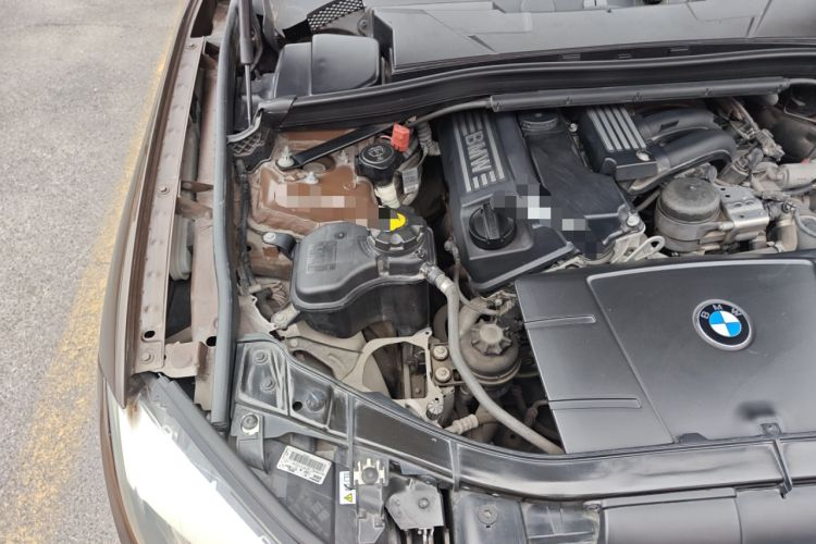 Used BMW X1 2012 sDrive18i Luxury Edition Engine Bay Right
