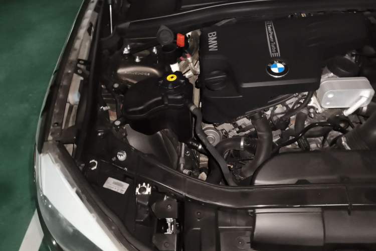 Used BMW X1 2012 sDrive20i Leading Model Engine Bay Right