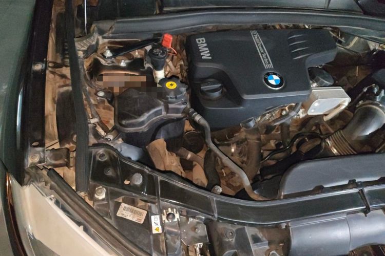 Used BMW X1 2012 sDrive20i Leading Model Engine Bay Right