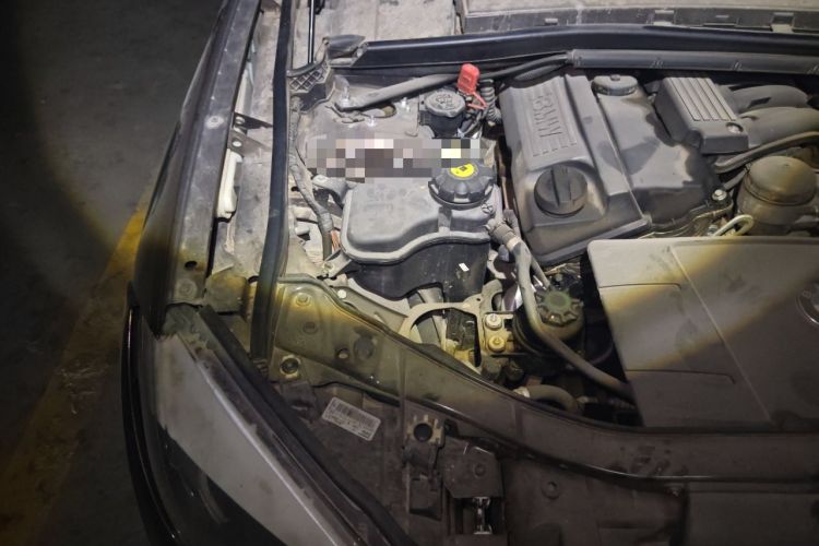 Used BMW X1 2012 sDrive18i Fashion Model Engine Bay Right