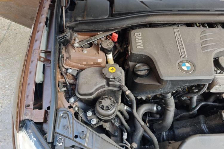 Used BMW X1 2012 xDrive20i Engine Bay Right