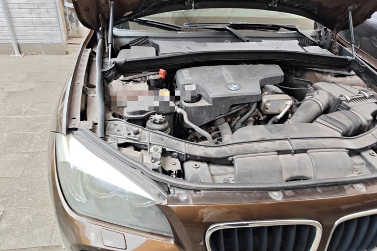 Used BMW X1 2012 xDrive20i Engine Bay Right