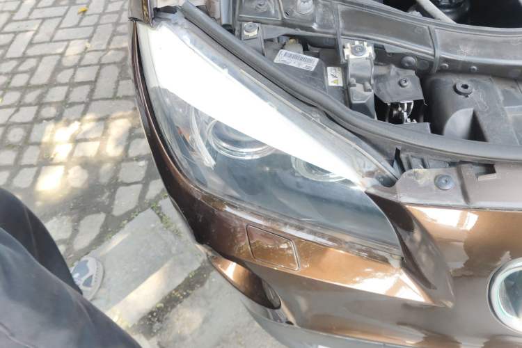 Used BMW X1 2012 sDrive18i Luxury Model Engine Bay Right