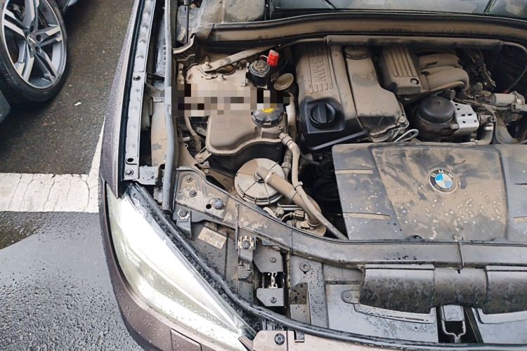 Used BMW X1 2012 sDrive18i Luxury Edition Engine Bay Right