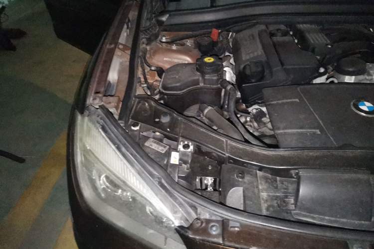 Used BMW X1 2012 sDrive18i Luxury Edition Engine Bay Right
