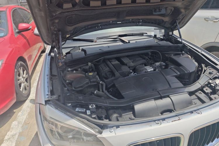 Used BMW X1 2012 sDrive18i Luxury Edition Engine Bay Right