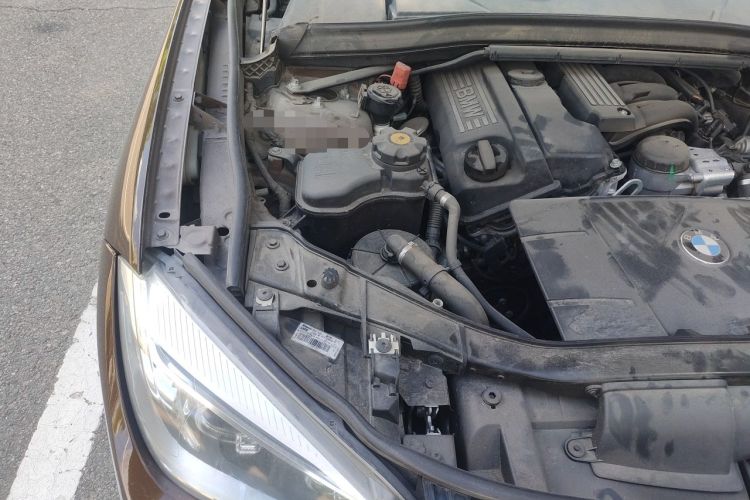 Used BMW X1 2012 sDrive18i Luxury Edition Engine Bay Right