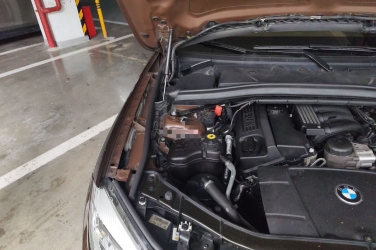 Used BMW X1 2012 sDrive18i Luxury Edition Engine Bay Right