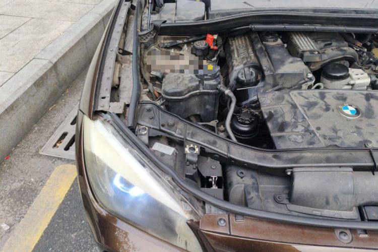 Used BMW X1 2012 sDrive18i Fashion Model Engine Bay Right