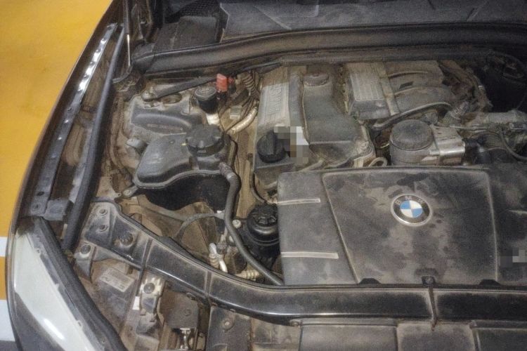 Used BMW X1 2012 sDrive18i Luxury Edition Engine Bay Right